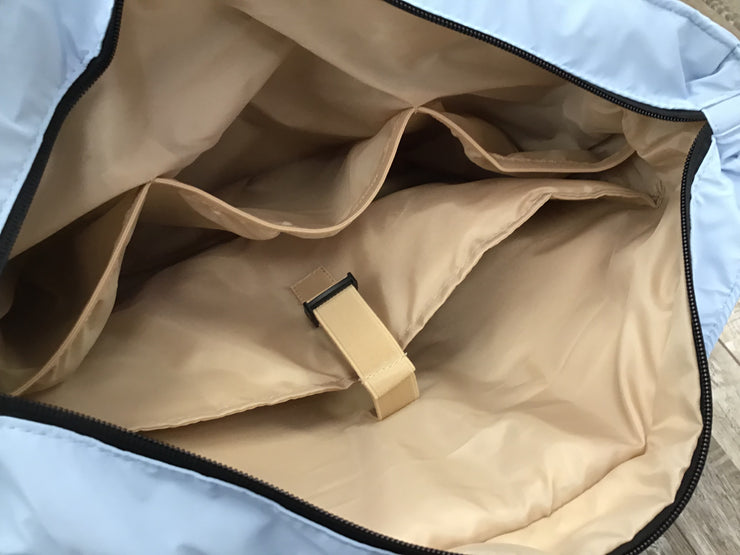 Nikolay - Medium Tote Bag with Zipper (BC002BAN) - Light Blue