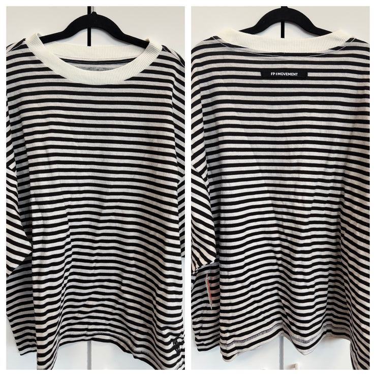 Free People Movement - Tackle Stripe Tee - Adult (OB2199267) - Court Stripe Black
